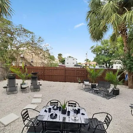 Cute 4Br House In Downtown Wpb Villa